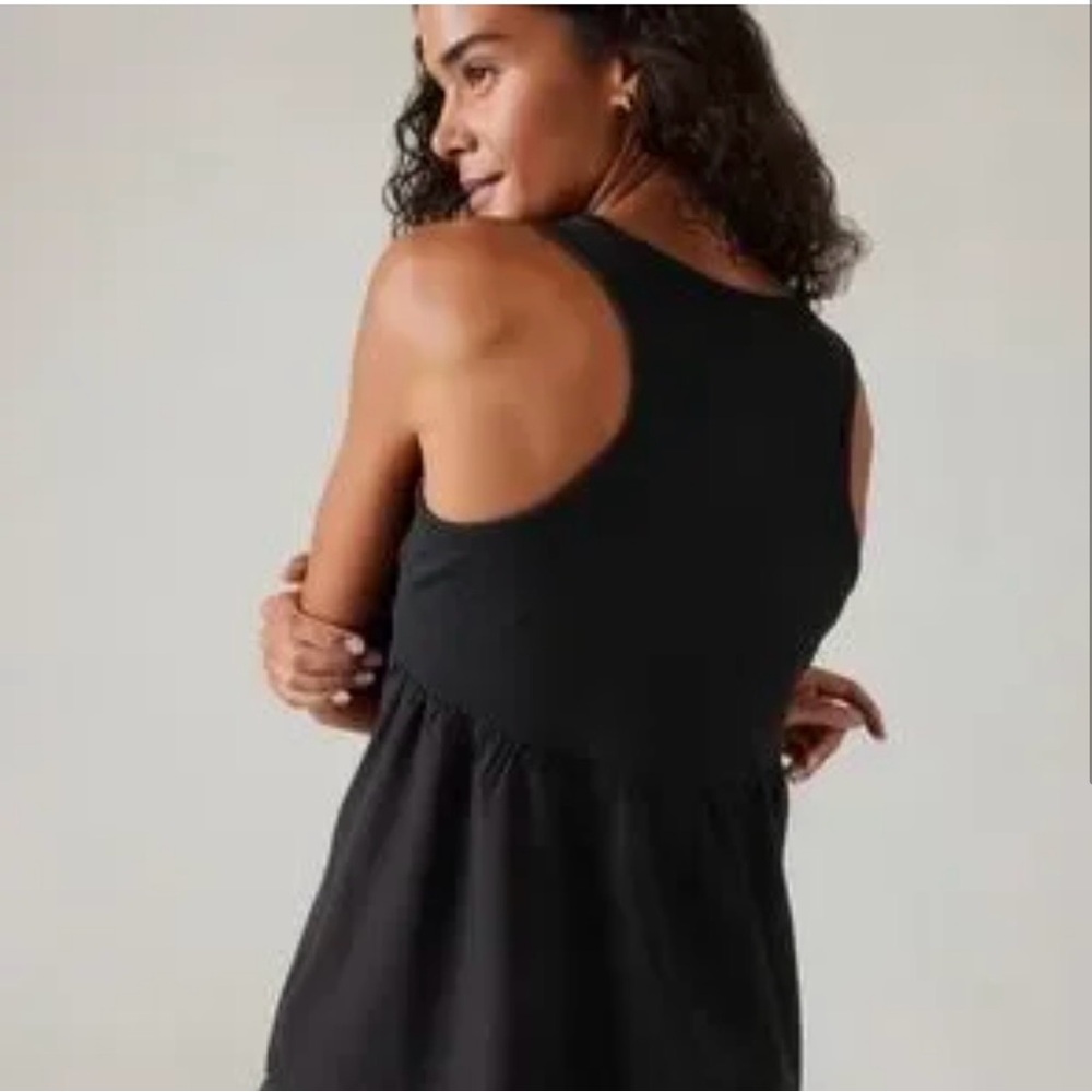 Athleta passenger top